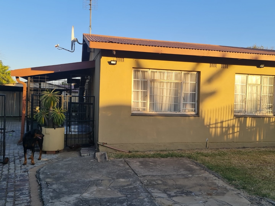 4 Bedroom Property for Sale in Rustenburg Central North West